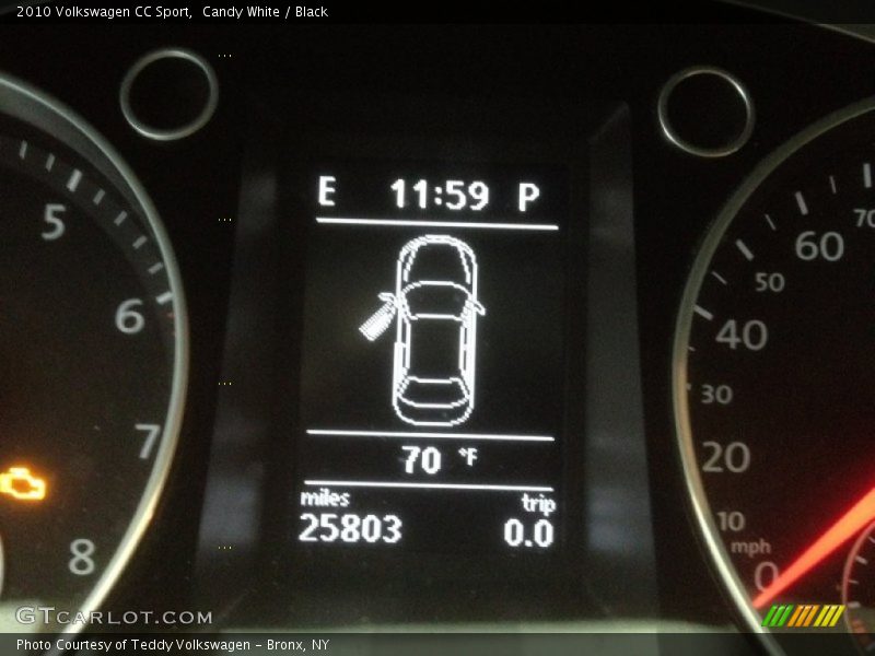 Candy White / Black 2010 Volkswagen CC Sport