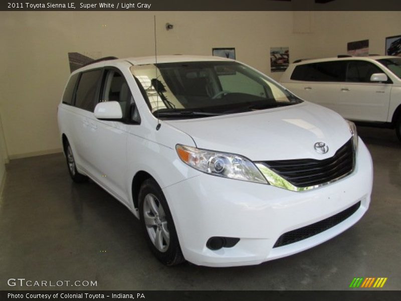 Super White / Light Gray 2011 Toyota Sienna LE