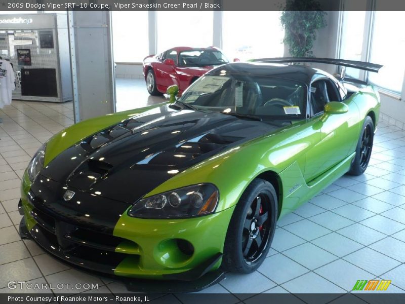 Front 3/4 View of 2009 Viper SRT-10 Coupe