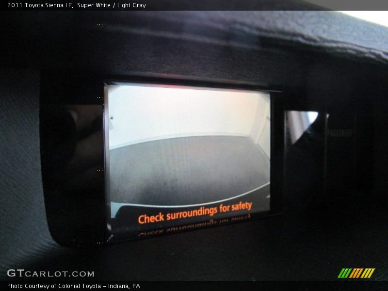 Super White / Light Gray 2011 Toyota Sienna LE