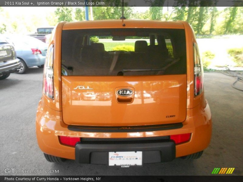 Ignition Orange / Black Soul Logo Cloth 2011 Kia Soul +