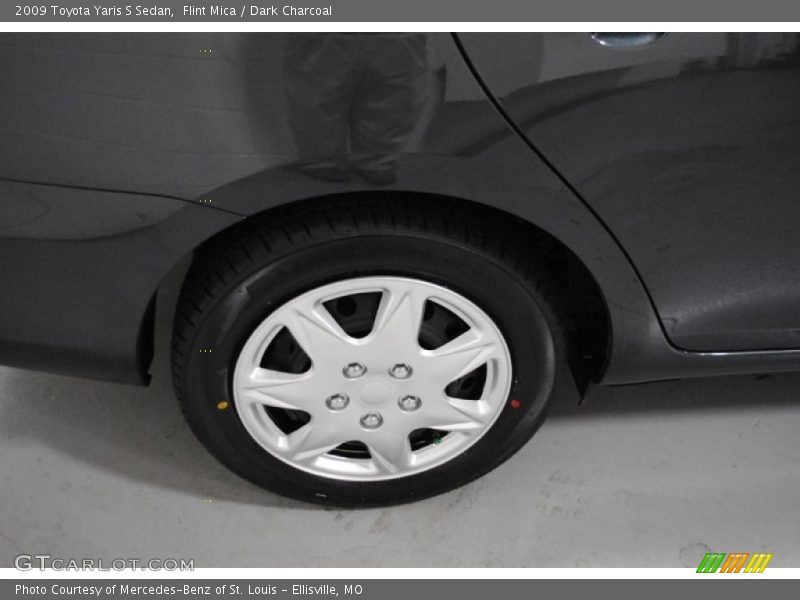 Flint Mica / Dark Charcoal 2009 Toyota Yaris S Sedan