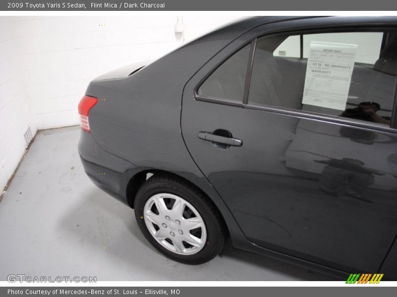 Flint Mica / Dark Charcoal 2009 Toyota Yaris S Sedan