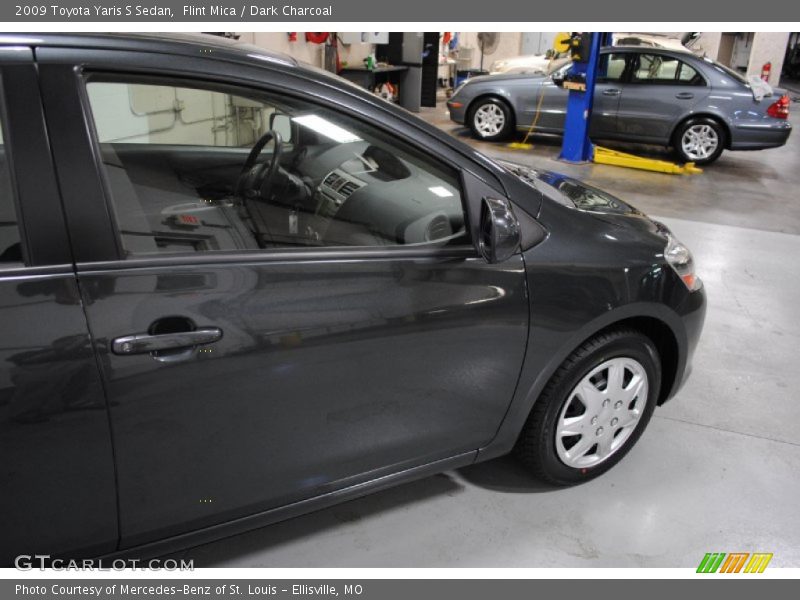 Flint Mica / Dark Charcoal 2009 Toyota Yaris S Sedan