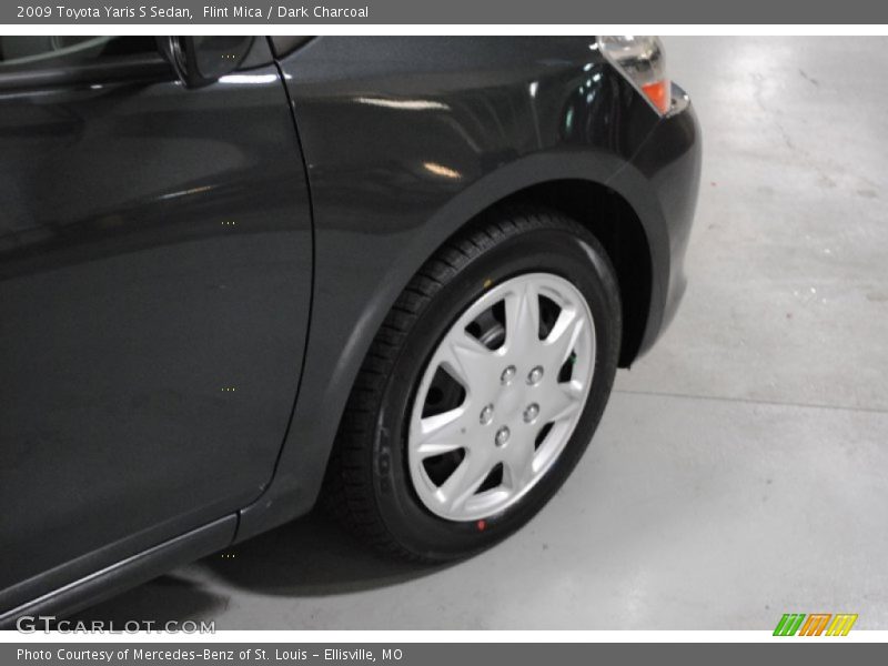 Flint Mica / Dark Charcoal 2009 Toyota Yaris S Sedan