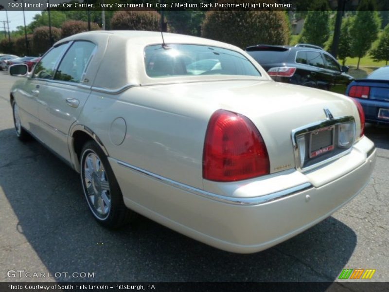 Ivory Parchment Tri Coat / Medium Dark Parchment/Light Parchment 2003 Lincoln Town Car Cartier