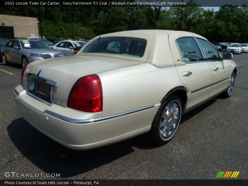 Ivory Parchment Tri Coat / Medium Dark Parchment/Light Parchment 2003 Lincoln Town Car Cartier