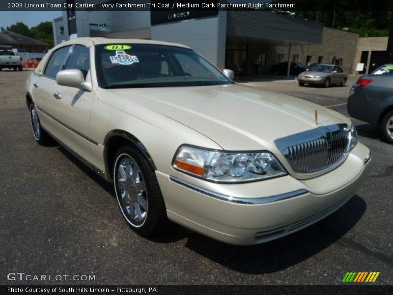 Ivory Parchment Tri Coat / Medium Dark Parchment/Light Parchment 2003 Lincoln Town Car Cartier