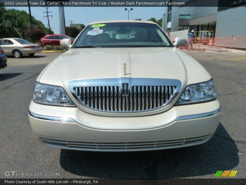 Ivory Parchment Tri Coat / Medium Dark Parchment/Light Parchment 2003 Lincoln Town Car Cartier