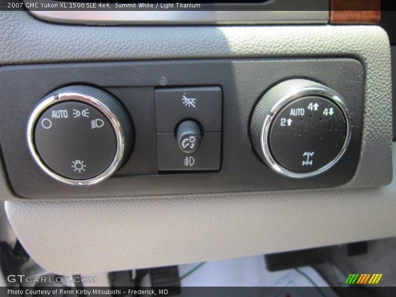 Summit White / Light Titanium 2007 GMC Yukon XL 1500 SLE 4x4