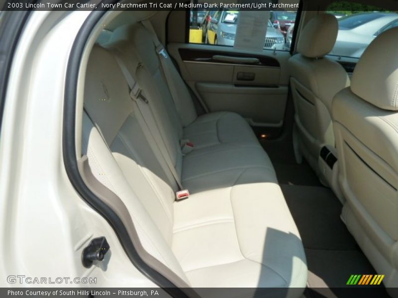 Ivory Parchment Tri Coat / Medium Dark Parchment/Light Parchment 2003 Lincoln Town Car Cartier