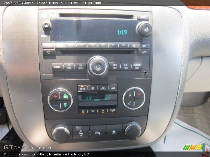 Summit White / Light Titanium 2007 GMC Yukon XL 1500 SLE 4x4