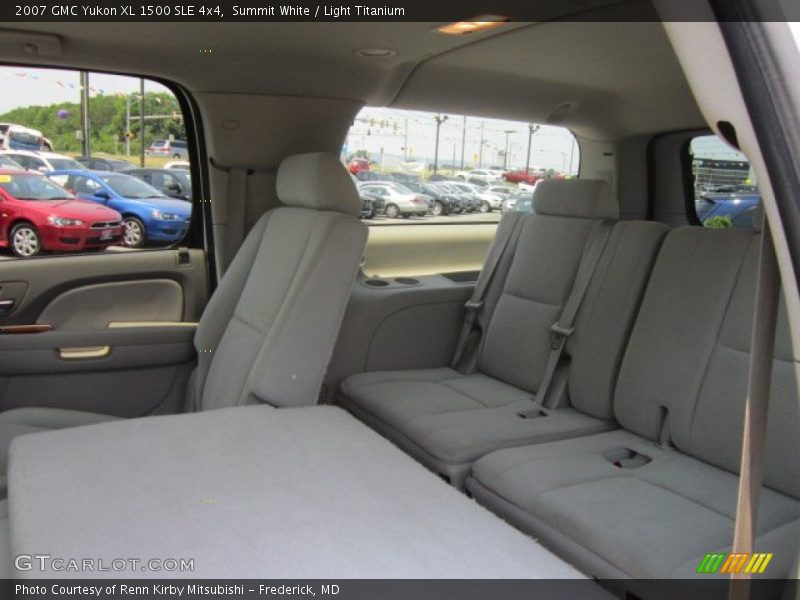 Summit White / Light Titanium 2007 GMC Yukon XL 1500 SLE 4x4
