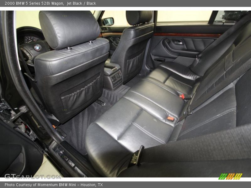 Rear Seat of 2000 5 Series 528i Wagon