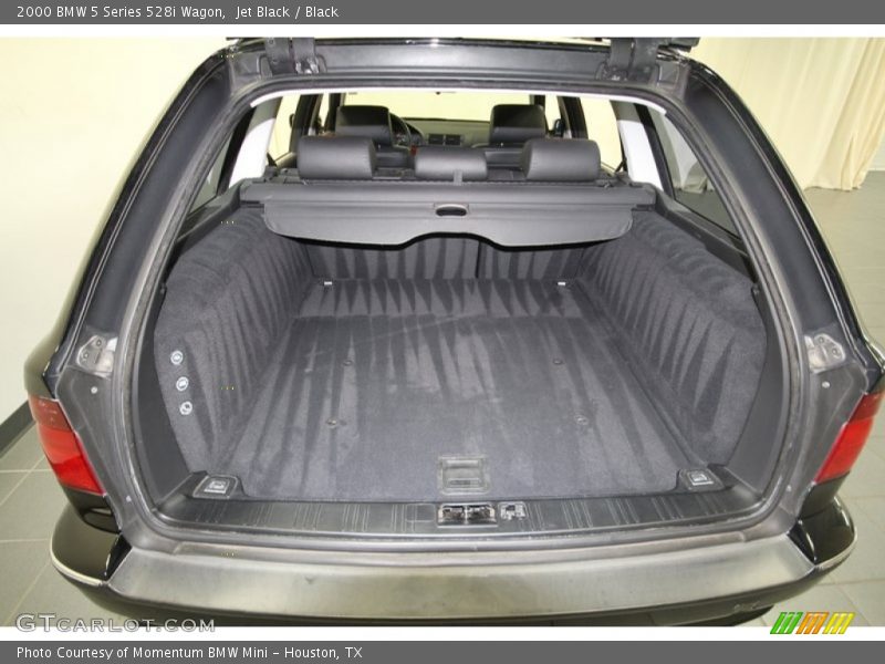  2000 5 Series 528i Wagon Trunk