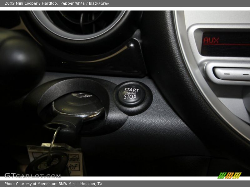 Pepper White / Black/Grey 2009 Mini Cooper S Hardtop