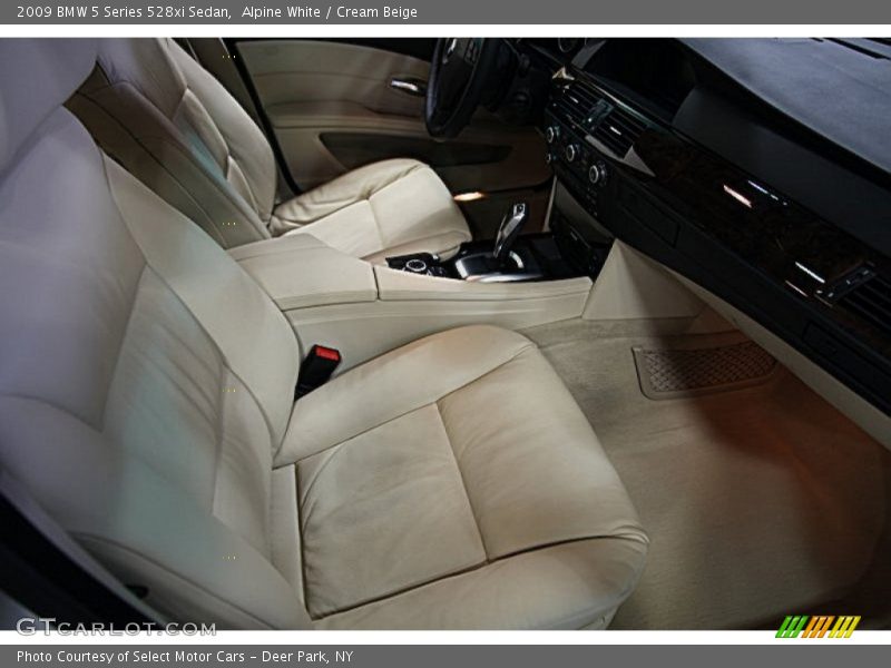 Alpine White / Cream Beige 2009 BMW 5 Series 528xi Sedan
