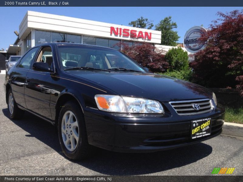 Black / Oak 2000 Toyota Camry LE
