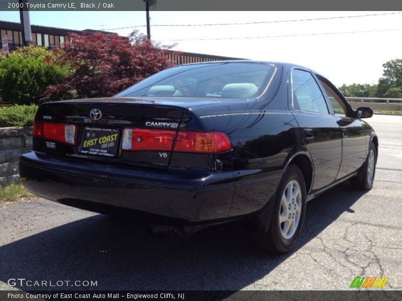 Black / Oak 2000 Toyota Camry LE