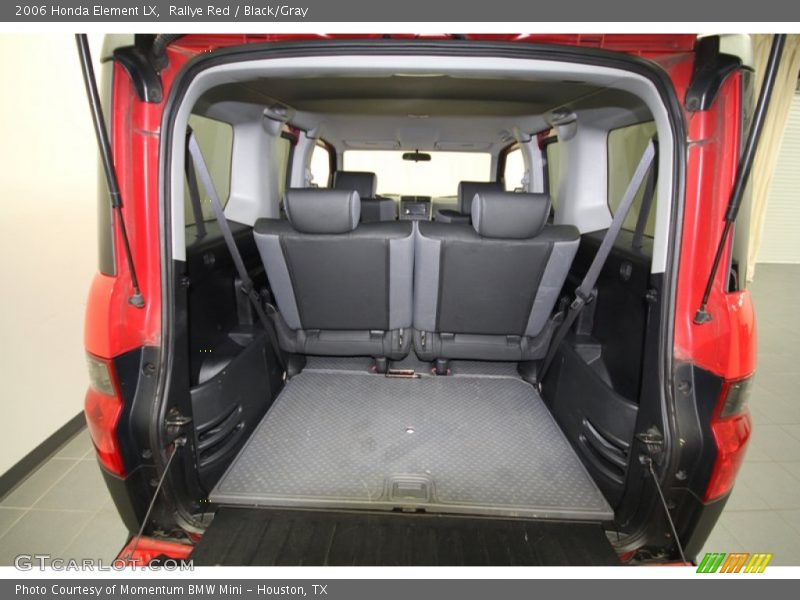  2006 Element LX Trunk