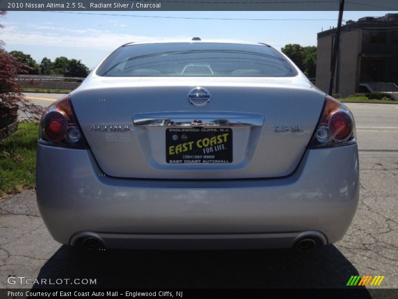 Radiant Silver / Charcoal 2010 Nissan Altima 2.5 SL