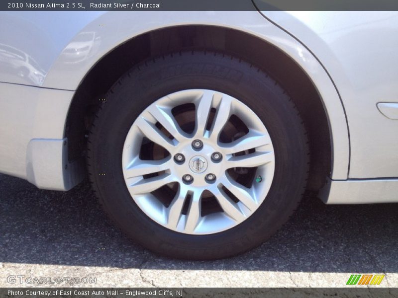 Radiant Silver / Charcoal 2010 Nissan Altima 2.5 SL
