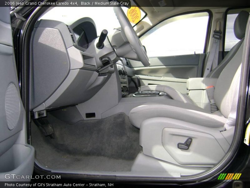 Black / Medium Slate Gray 2006 Jeep Grand Cherokee Laredo 4x4