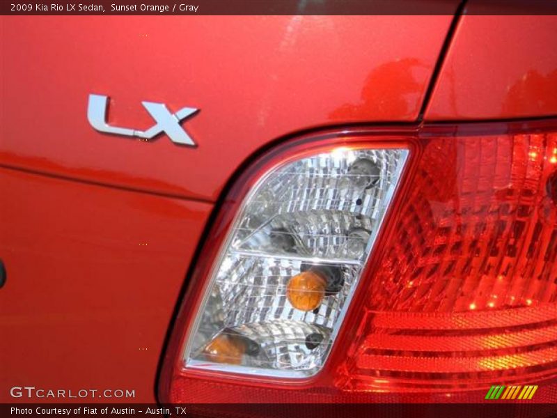  2009 Rio LX Sedan Logo