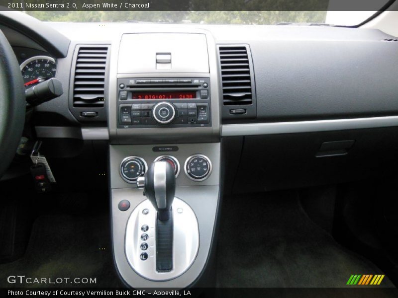 Aspen White / Charcoal 2011 Nissan Sentra 2.0