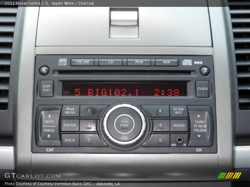 Aspen White / Charcoal 2011 Nissan Sentra 2.0