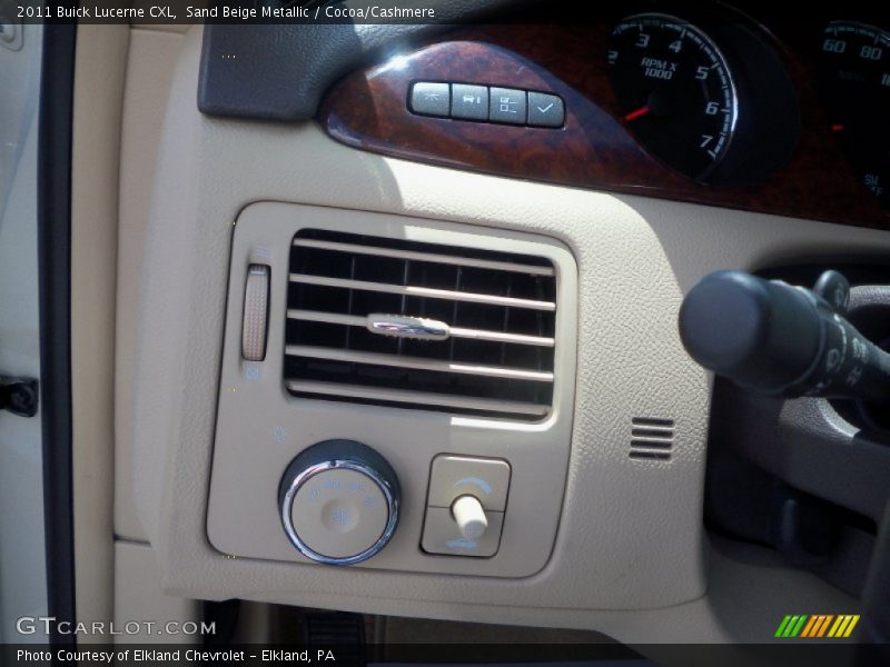 Sand Beige Metallic / Cocoa/Cashmere 2011 Buick Lucerne CXL