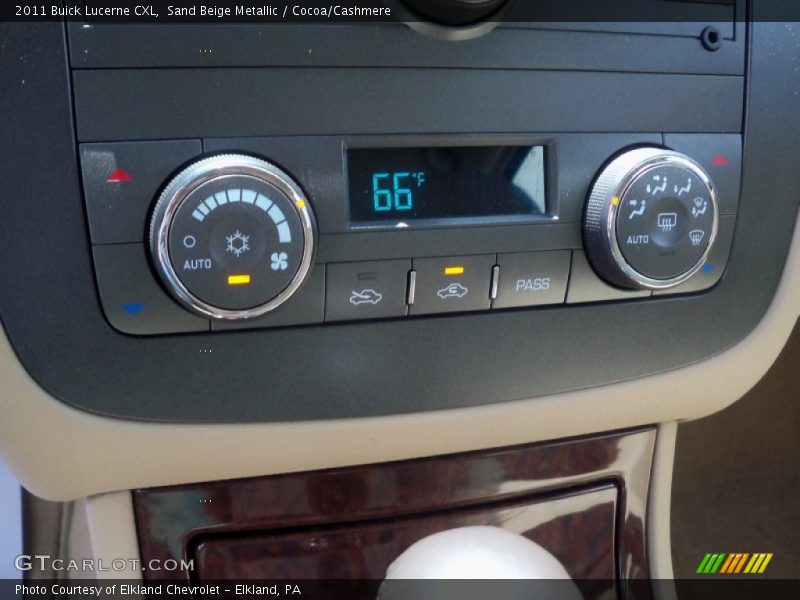 Sand Beige Metallic / Cocoa/Cashmere 2011 Buick Lucerne CXL