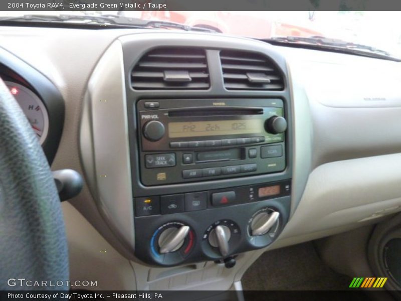 Everglade Green Metallic / Taupe 2004 Toyota RAV4
