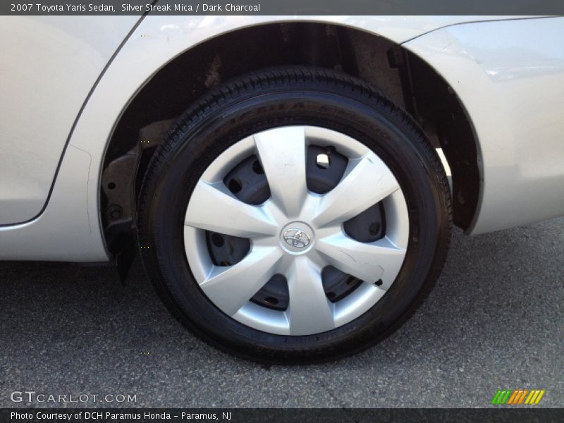 Silver Streak Mica / Dark Charcoal 2007 Toyota Yaris Sedan