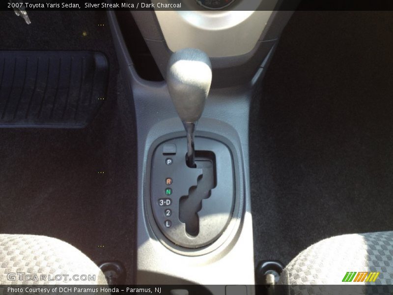 Silver Streak Mica / Dark Charcoal 2007 Toyota Yaris Sedan