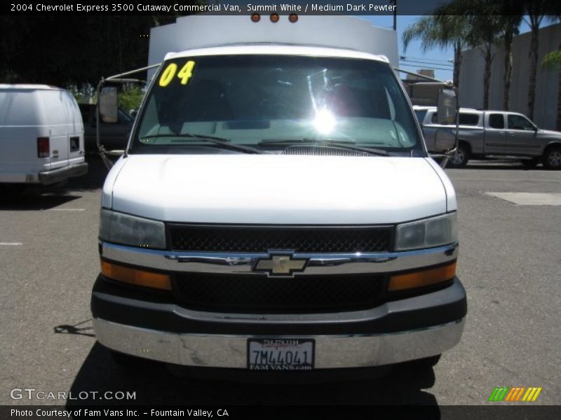 Summit White / Medium Dark Pewter 2004 Chevrolet Express 3500 Cutaway Commercial Van