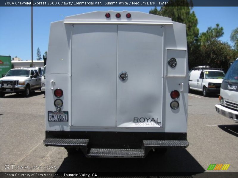 Summit White / Medium Dark Pewter 2004 Chevrolet Express 3500 Cutaway Commercial Van