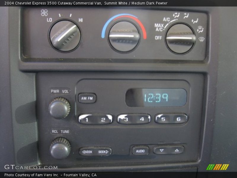 Controls of 2004 Express 3500 Cutaway Commercial Van