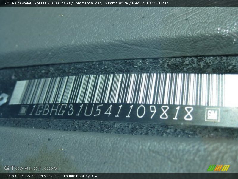 Summit White / Medium Dark Pewter 2004 Chevrolet Express 3500 Cutaway Commercial Van
