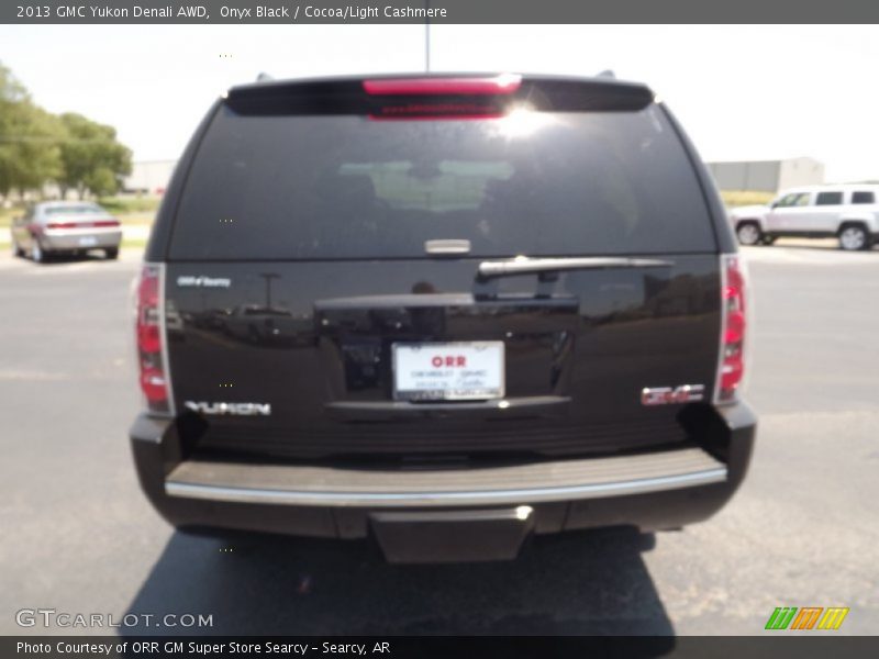 Onyx Black / Cocoa/Light Cashmere 2013 GMC Yukon Denali AWD