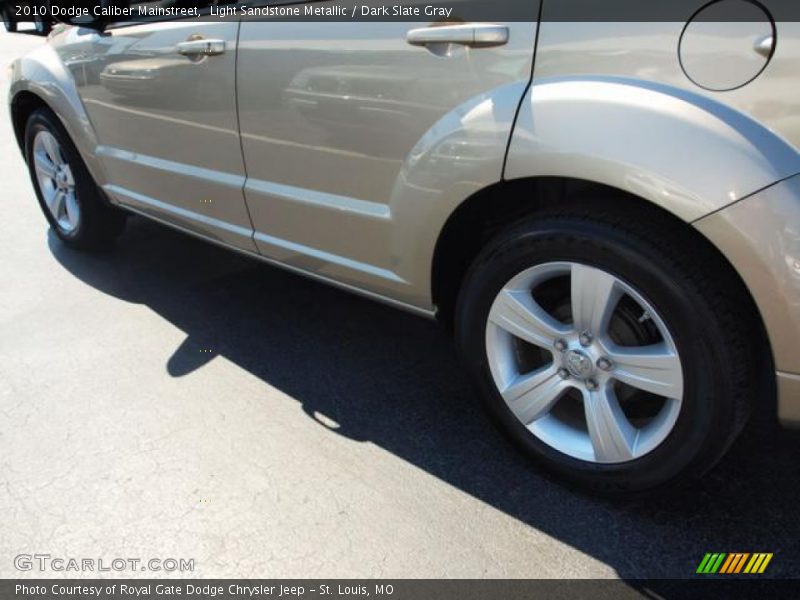 Light Sandstone Metallic / Dark Slate Gray 2010 Dodge Caliber Mainstreet