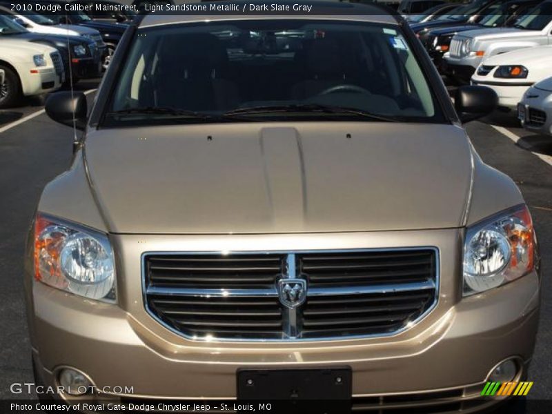 Light Sandstone Metallic / Dark Slate Gray 2010 Dodge Caliber Mainstreet