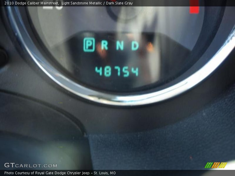 Light Sandstone Metallic / Dark Slate Gray 2010 Dodge Caliber Mainstreet