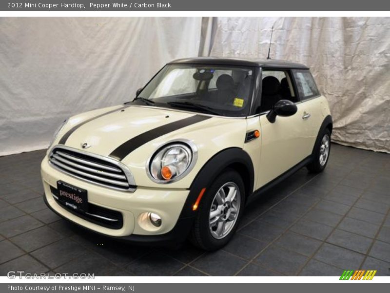 Pepper White / Carbon Black 2012 Mini Cooper Hardtop