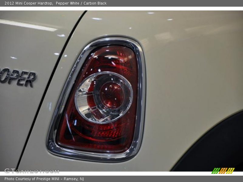 Pepper White / Carbon Black 2012 Mini Cooper Hardtop