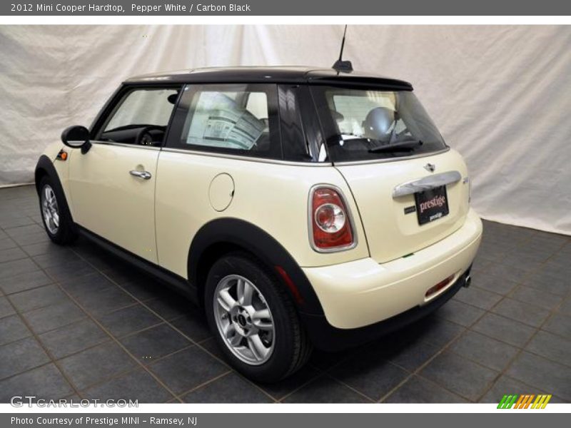 Pepper White / Carbon Black 2012 Mini Cooper Hardtop