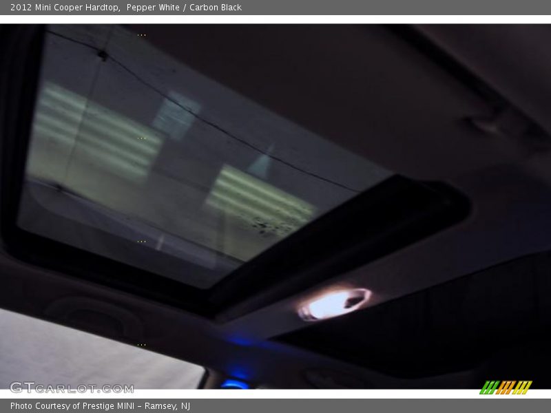 Pepper White / Carbon Black 2012 Mini Cooper Hardtop