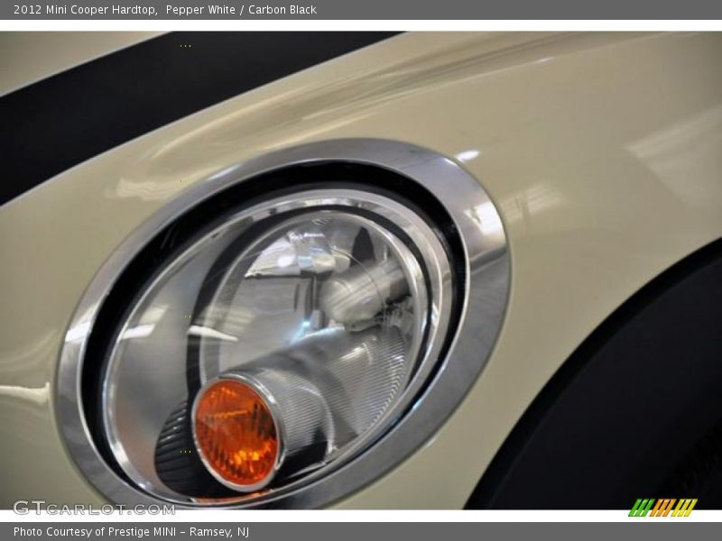 Pepper White / Carbon Black 2012 Mini Cooper Hardtop