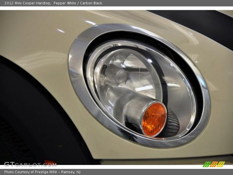 Pepper White / Carbon Black 2012 Mini Cooper Hardtop