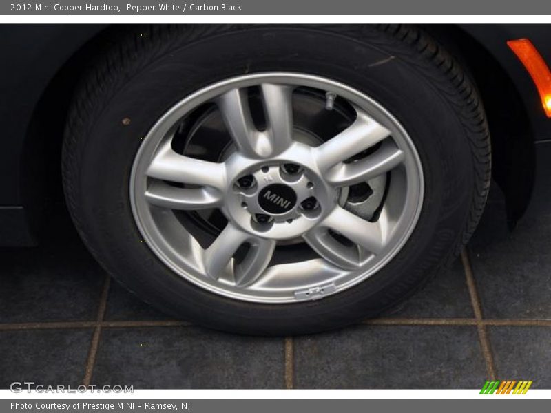 Pepper White / Carbon Black 2012 Mini Cooper Hardtop